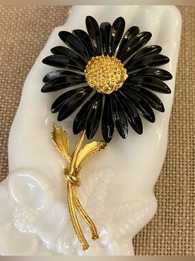 MCM Black Enamel Daisy Mod Retro Vintage Brooch Pin